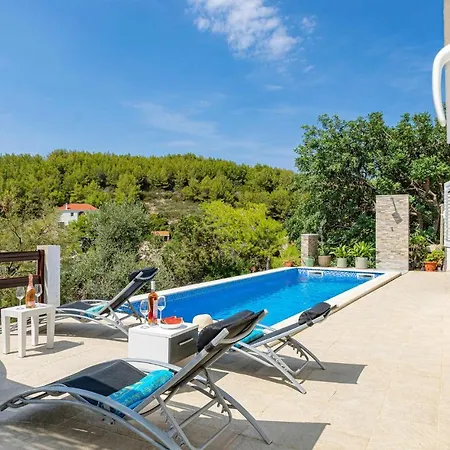 Two-Bedroom Holiday Home In Blato
