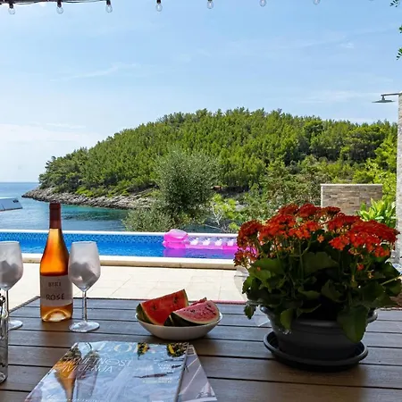 Tatil Evi Two-Bedroom Holiday Home In Blato