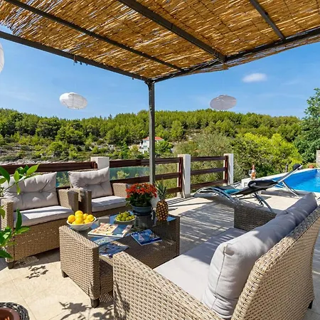 Tatil Evi Two-Bedroom Holiday Home In Blato Prižba