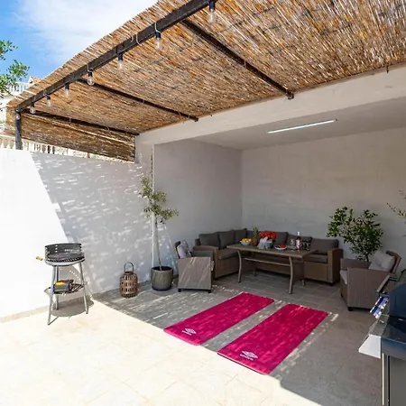 Two-Bedroom Holiday Home In Blato * Prižba