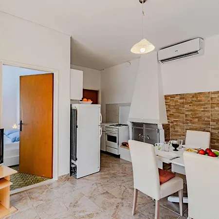 Two-Bedroom Holiday Home In Blato 度假居 普瑞兹巴