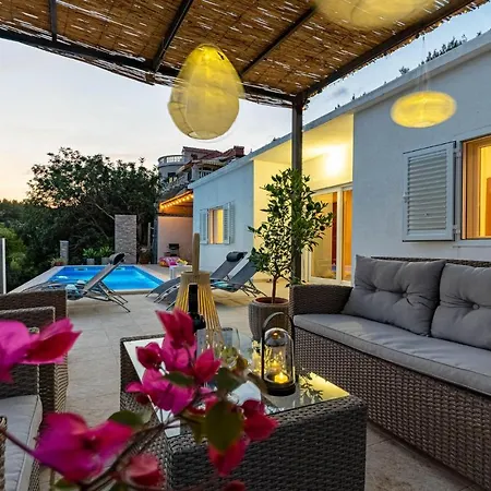 Two-Bedroom Holiday Home In Blato *