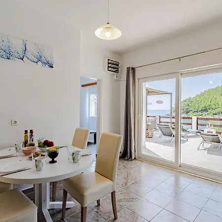 Two-Bedroom Holiday Home In Blato *