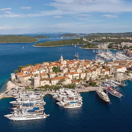 Two-Bedroom Holiday Home In Blato